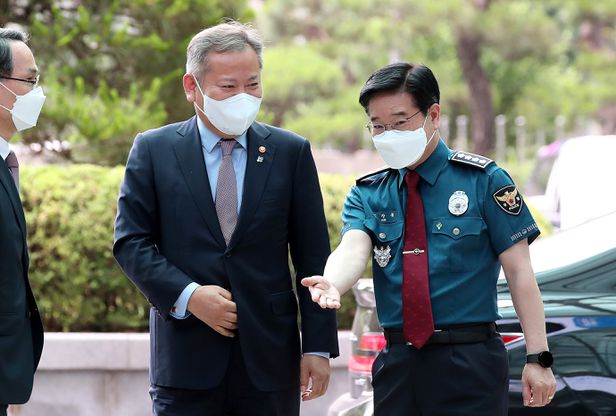 행안부-경찰 대립 격화 … 김창룡 〈직에 연연하지 않겠다〉