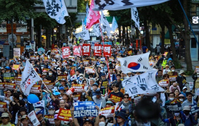 92차촛불대행진 〈윤석열〈정권〉에 참수작전을 선포한다〉