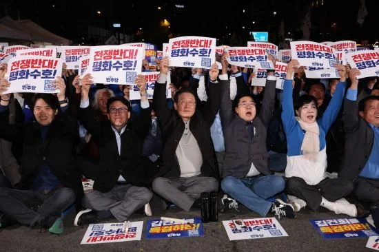 대학생들, 일제강점기석각파괴시도 및 윤석열탄핵호소