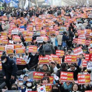 윤석열석방에 시민들 비명 … 〈내란수괴졸개 검찰 규탄한다!〉