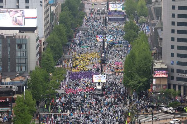 135주년 세계노동절, 10만노동자 〈노동기본권 보장하라!〉