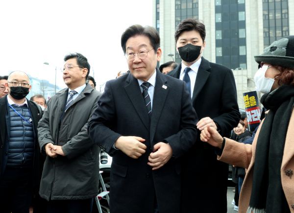 이재명테러위협 심각 … 〈저격용러시아소총반입〉첩보까지  